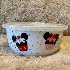 🧁Disney Cupcakes & Sprinkles design Ceramic Covered Bowl Large🧁